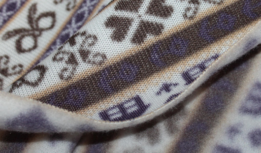 看烟台绒布面料生产厂家华瑞针纺细道 棉针织物的免熨整理办法