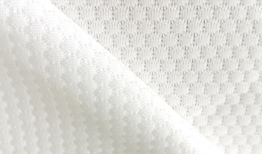 凉感针织面料生产厂家今日解答：针织面料和梭织面料有何区别？