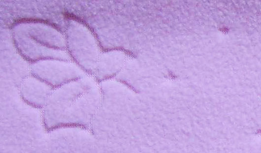 涤纶和雪花绒面料有什么区别？华瑞针纺织厂家告诉你
